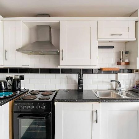 Lovely One Bedroom Flat. Belfast Esterno foto