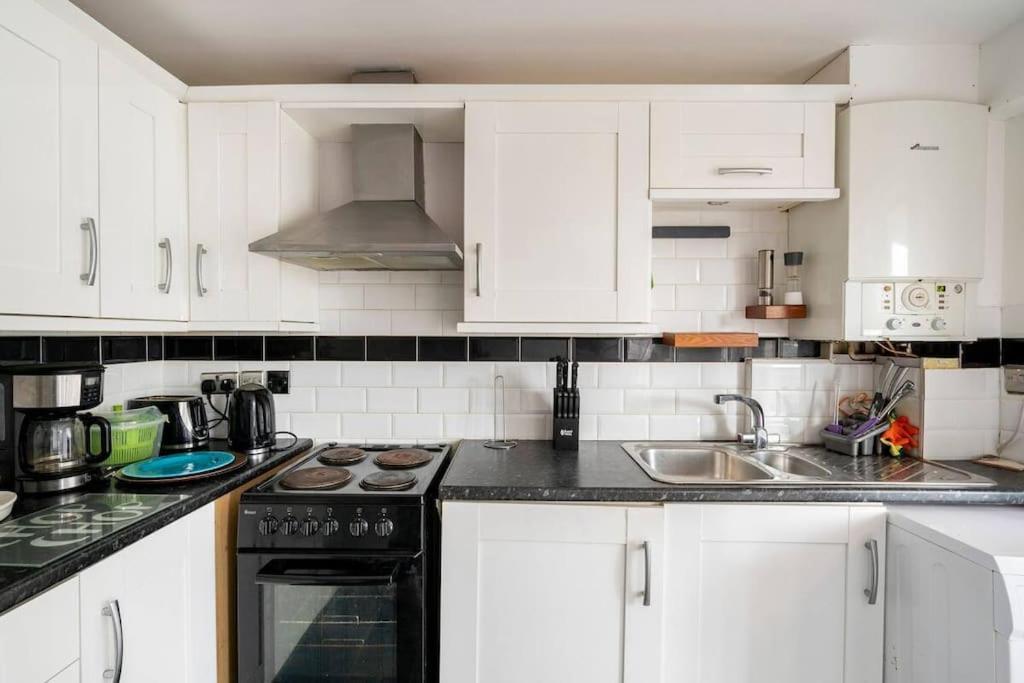Lovely One Bedroom Flat. Belfast Esterno foto
