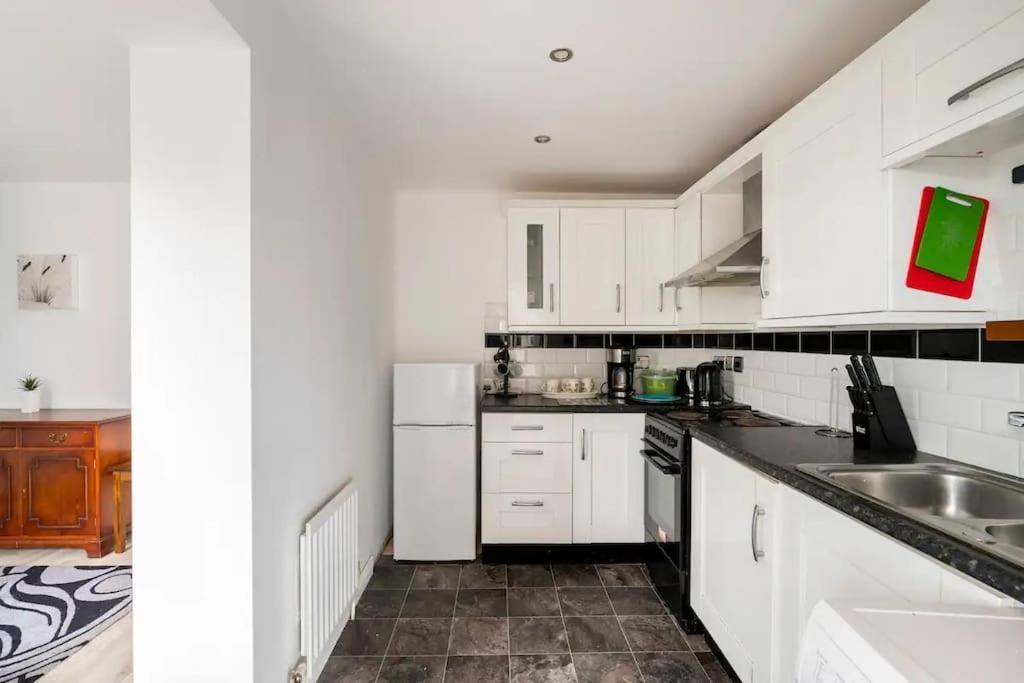 Lovely One Bedroom Flat. Belfast Esterno foto